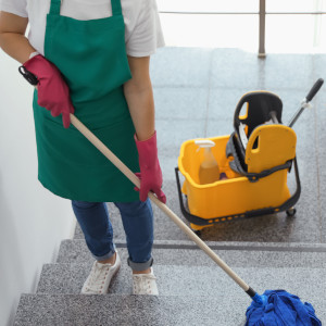 Sprzątanie klatek schodowych